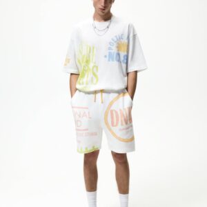 T-SHIRT WITH PRINTED GRAPHICS